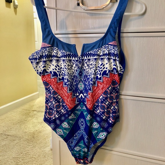 Ellen Tracy size 12 one piece swimsuit - Picture 3 of 5